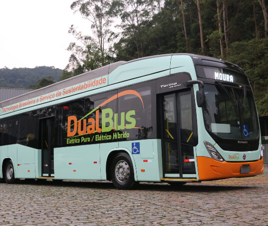 Moura apresenta bateria de lítio que equipará novo ônibus elétrico-híbrido 100% nacional