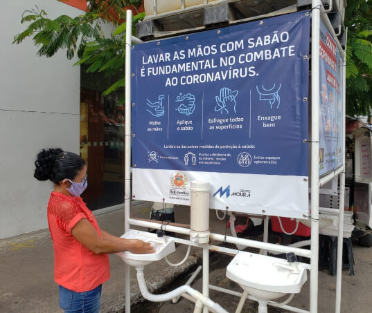 Moura instala lavatórios públicos em Belo Jardim